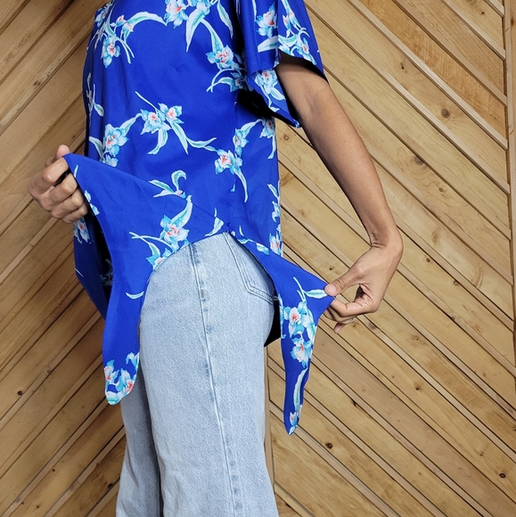 Vintage Hawaiian Blue Floral Top - Picture 6 of 10